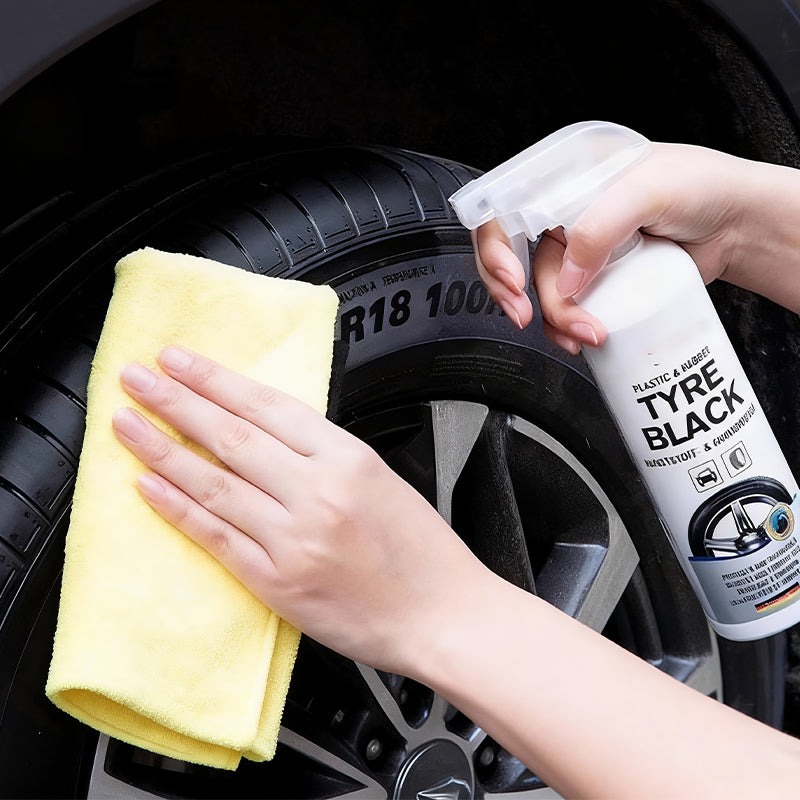 Spray rénovateur pour plastique et caoutchouc