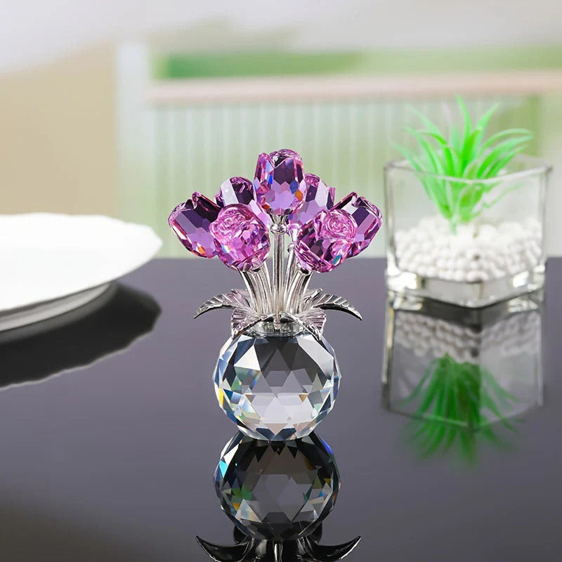 Figurine de collection rose colorée en cristal avec vase