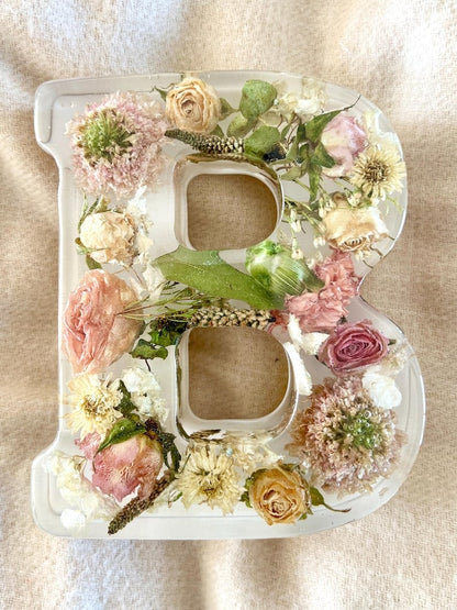 Lettres artisanales en résine florale LED