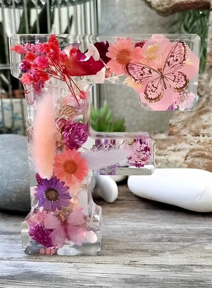 Lettres artisanales en résine florale LED