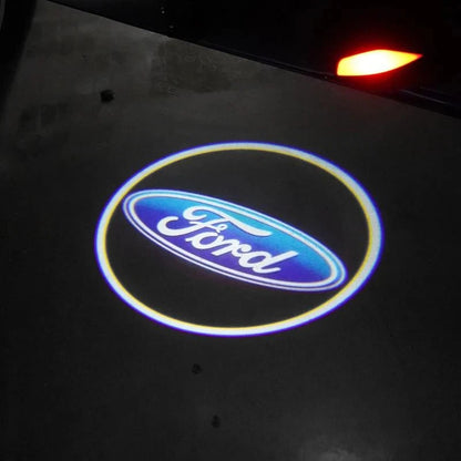 Projecteur de logo pour voiture – Illuminez votre entrée avec un logo élégant