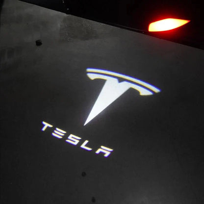 Projecteur de logo pour voiture – Illuminez votre entrée avec un logo élégant