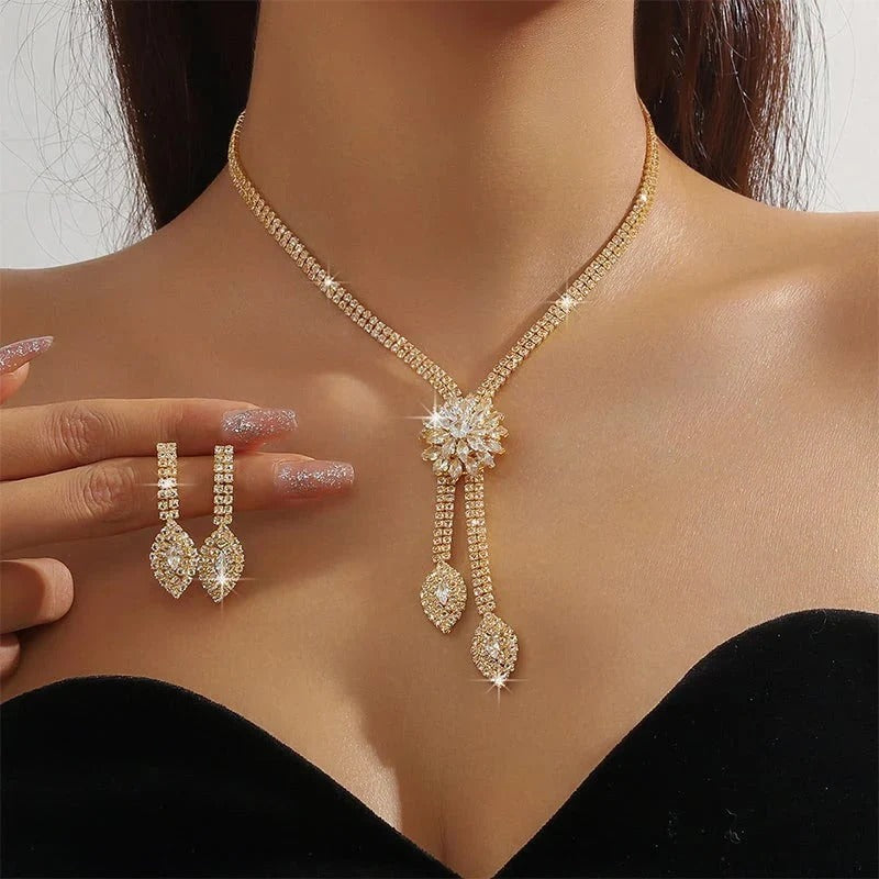 Ensemble de bijoux 2 pièces en forme de fleur avec zircons collier et boucles d’oreilles