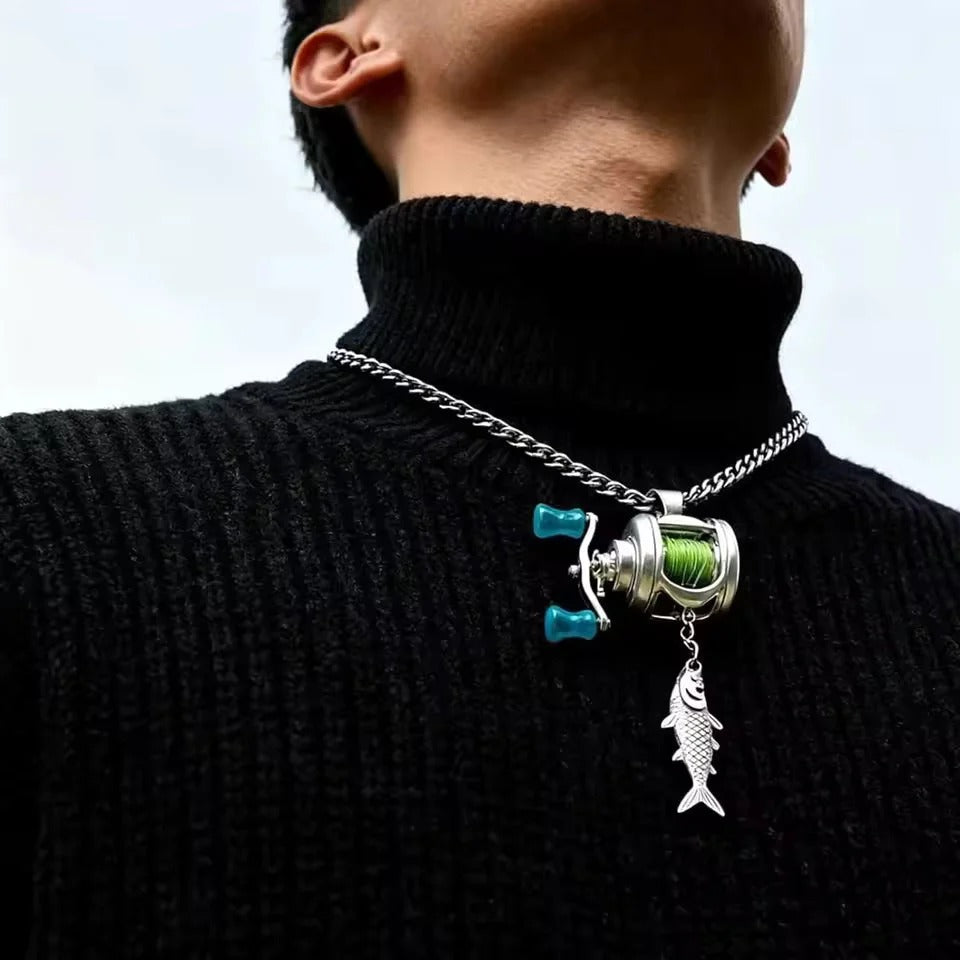 Collier avec canne à pêche miniature