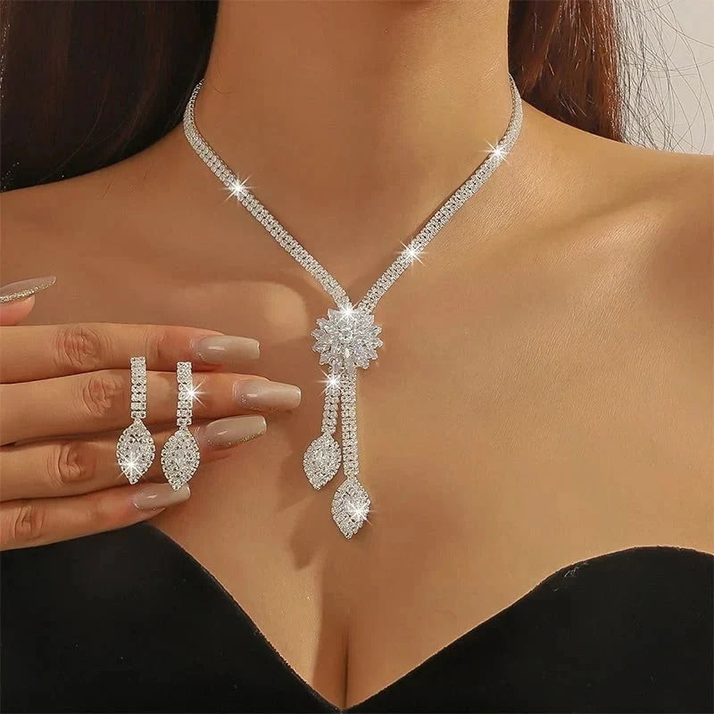 Ensemble de bijoux 2 pièces en forme de fleur avec zircons collier et boucles d’oreilles