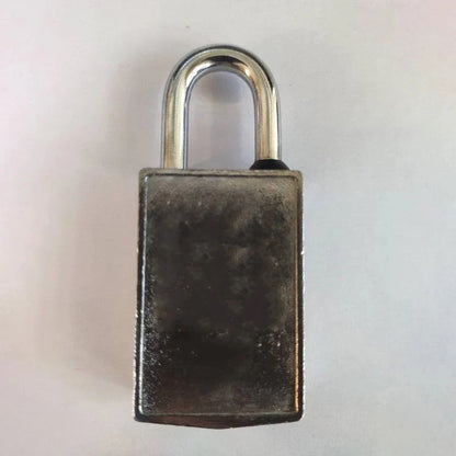 Cadenas magnétique étanche avec bande magnétique