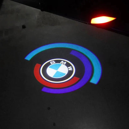 Projecteur de logo pour voiture – Illuminez votre entrée avec un logo élégant