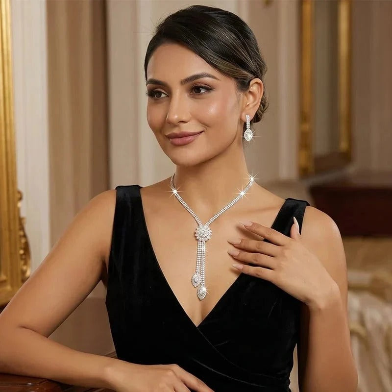 Ensemble de bijoux 2 pièces en forme de fleur avec zircons collier et boucles d’oreilles