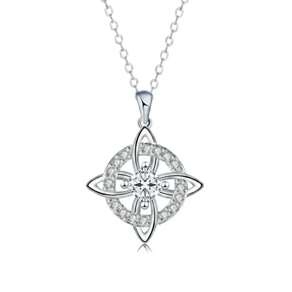 Collier avec nœud de sorcière et pierre de naissance